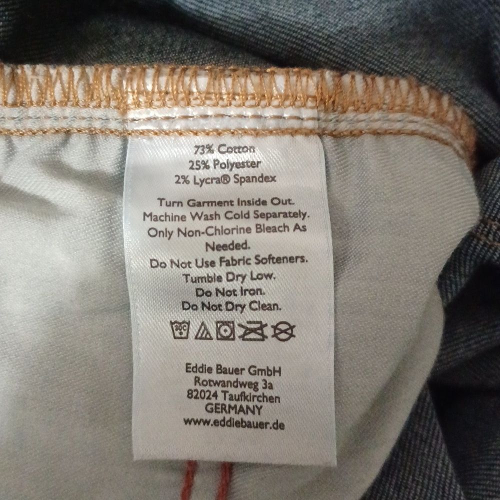 4129....Eddie Bauer High Rise Bootcut Jeans Size 6, W27" 30"Inseam 10"Rise