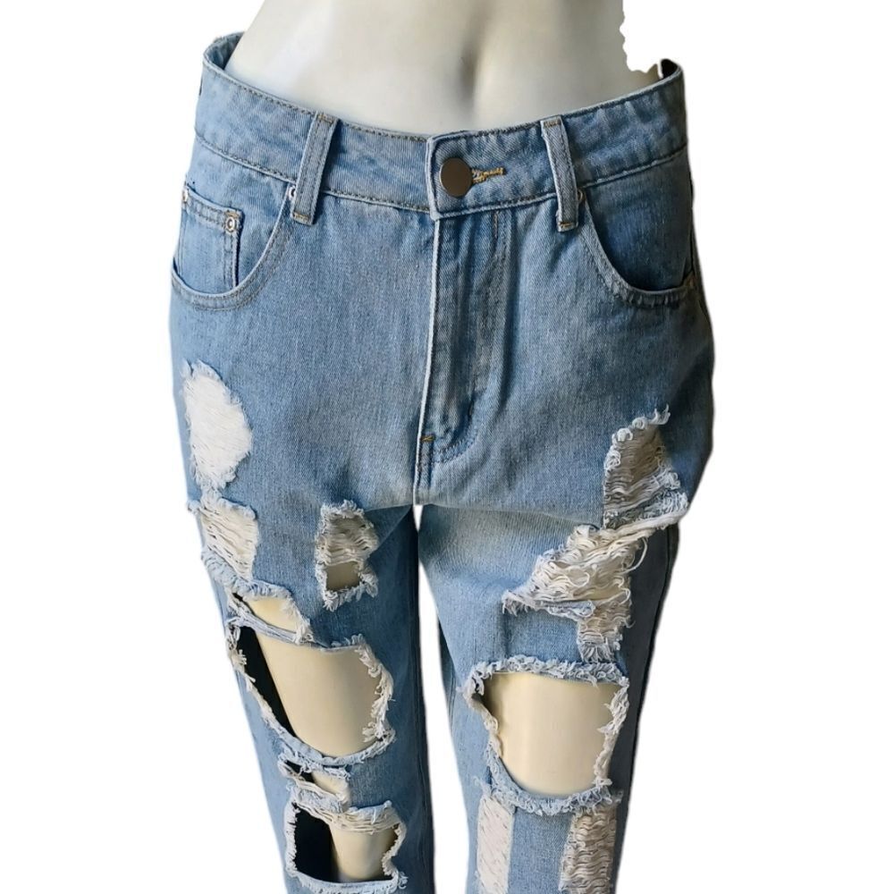 302213.....PRETTYLITTLETHING Straight leg Jeans Size 10