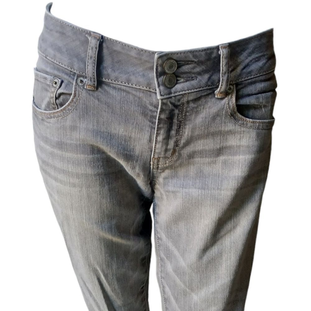 302013......American Eagle Skinny Jeans Size 8, 32" Waist 28" Inseam 7" Rise