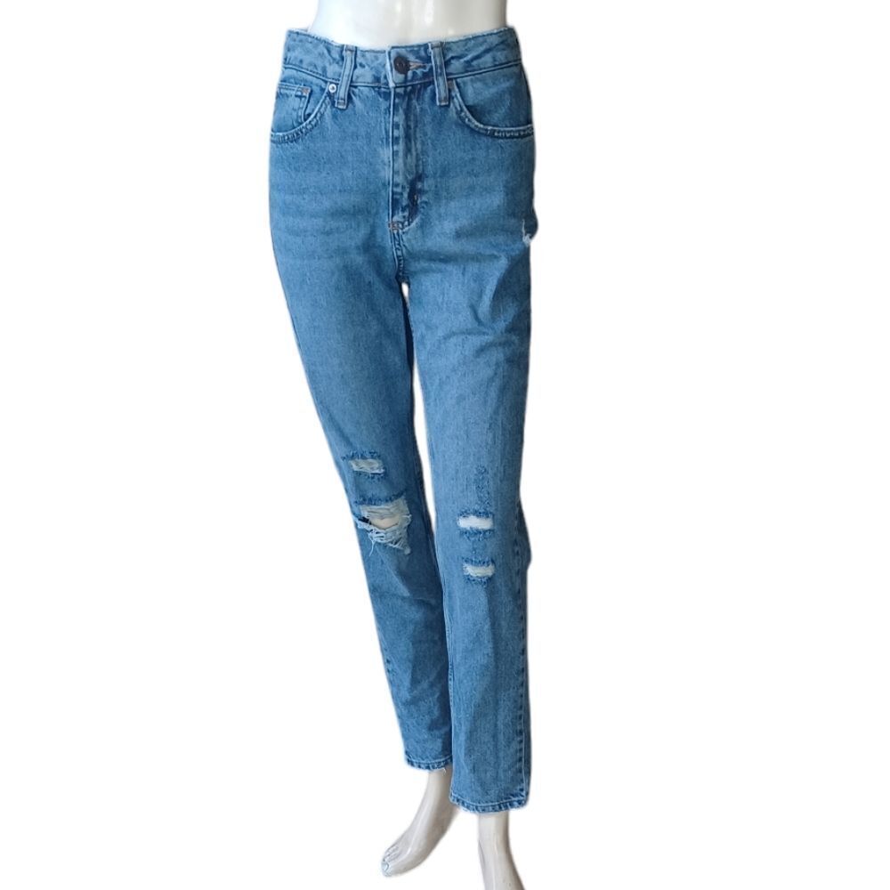 692323.....BDG High Rise MOM Jeans Size 26W 32L