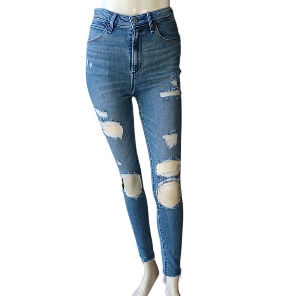 692423....Abercrombie and Fitch Skinny Jeans Size 26/2R, 10"Rise