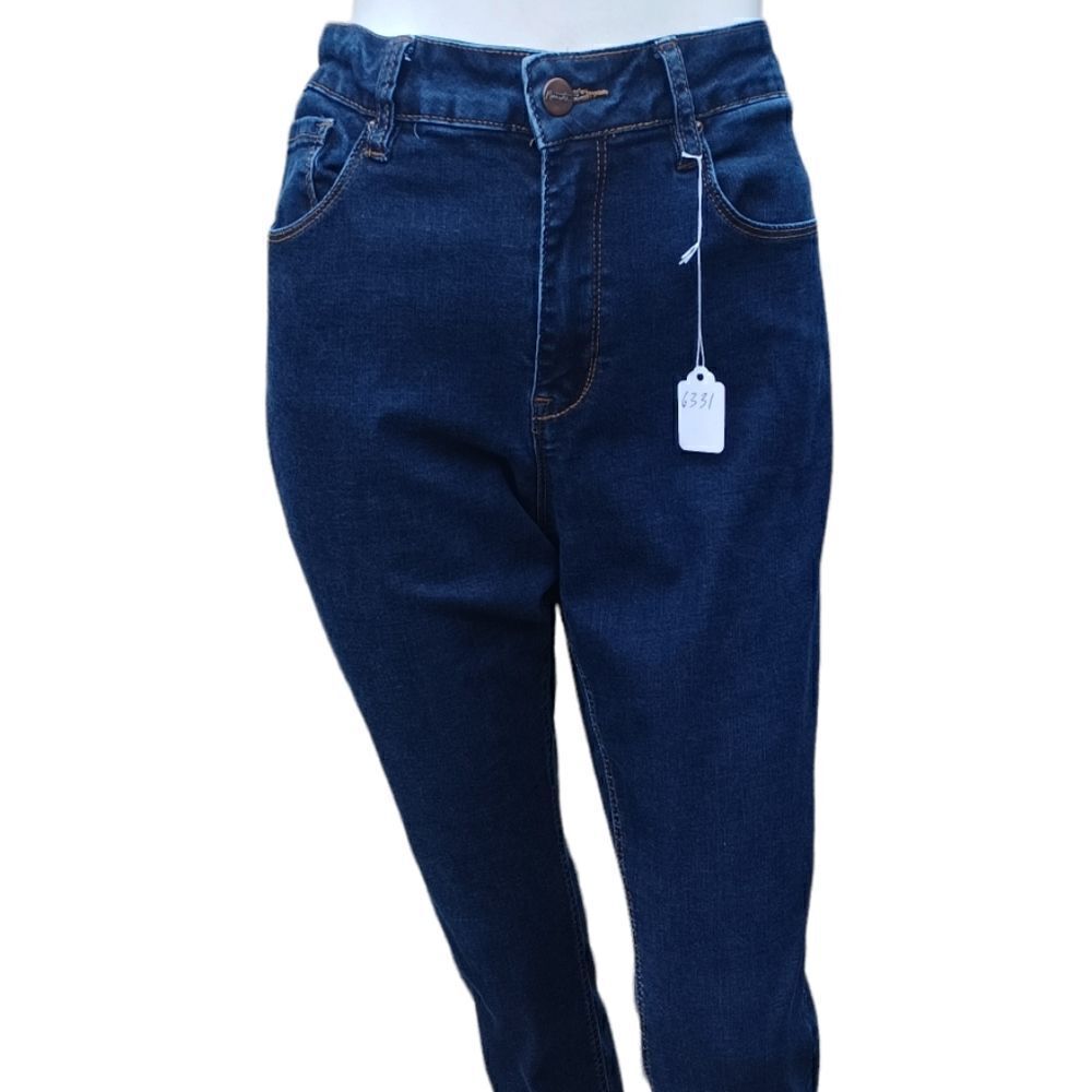 633110....Nanette Lepore Skinny Jeans Size 10, W28"  26"Inseam 10"Rise