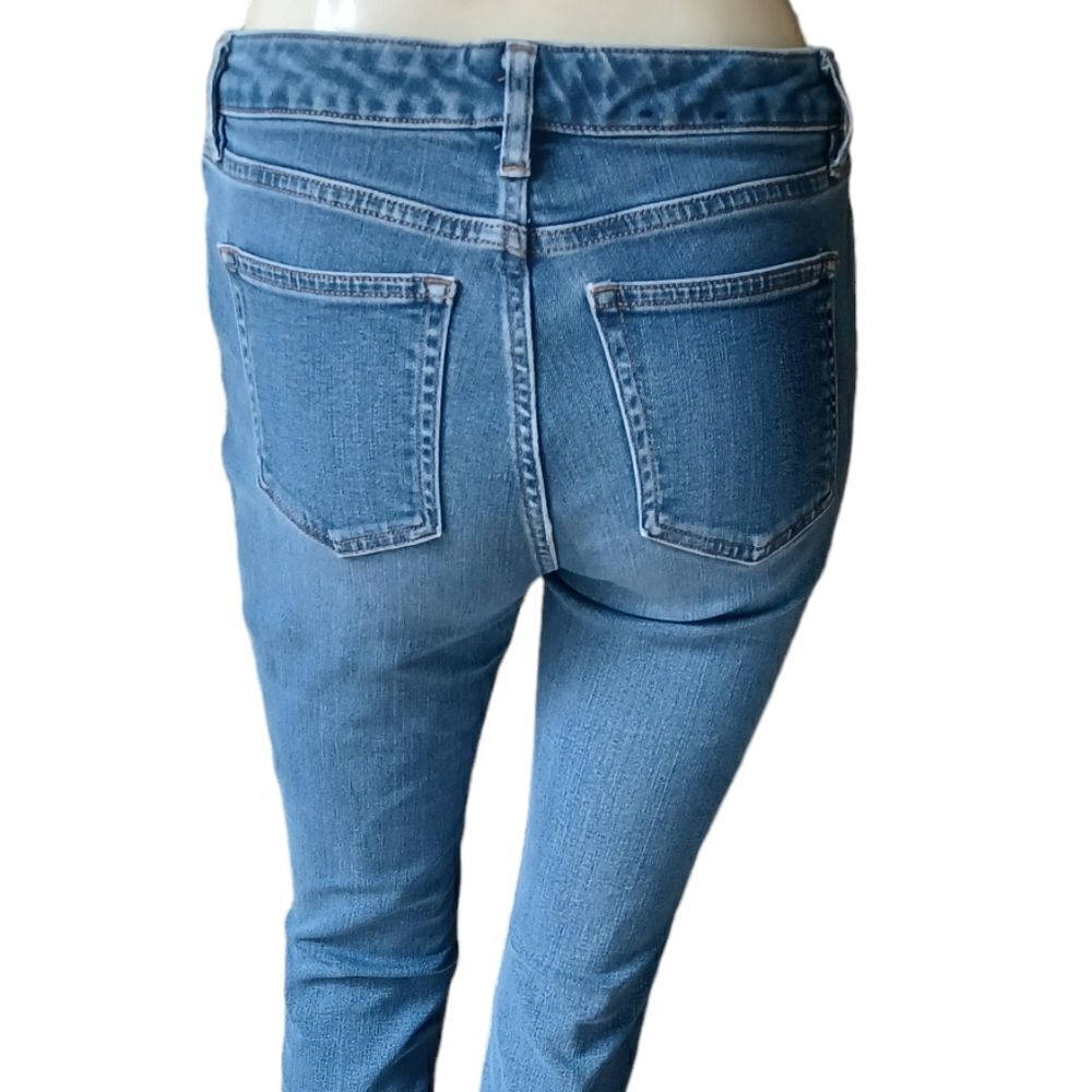 683312....Chaps Denim Straight leg Jeans Size 4