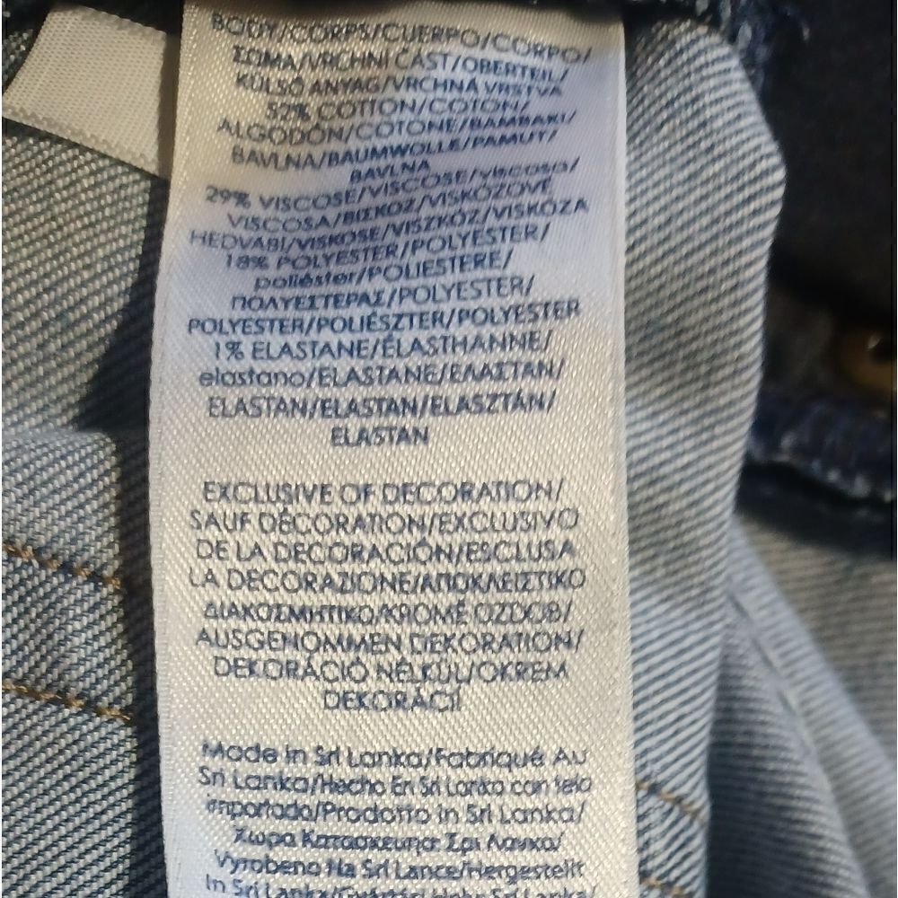 683312....Chaps Denim Straight leg Jeans Size 4