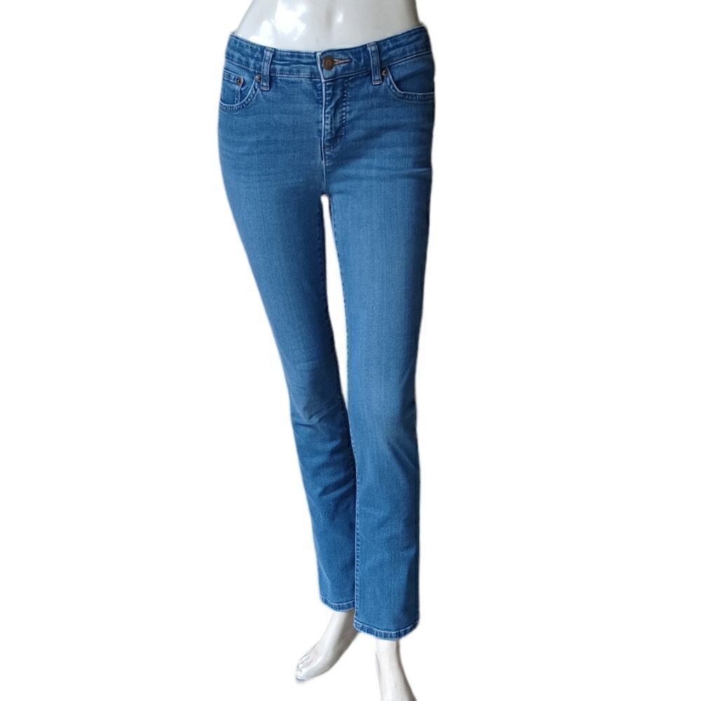 683312....Chaps Denim Straight leg Jeans Size 4