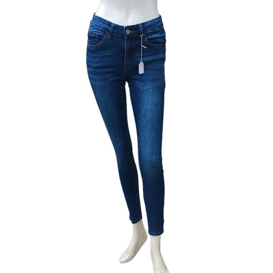 635018....Kancan Skinny Jeans Size 3/25, 27"Inseam.  8"Rise