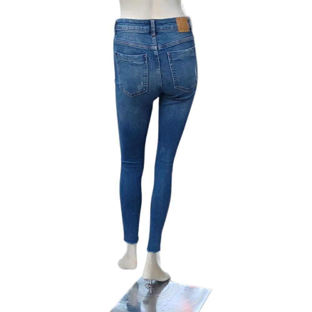 684646....Zara Skinny Jeans Size 4, W25" 27"Inseam 8"Rise