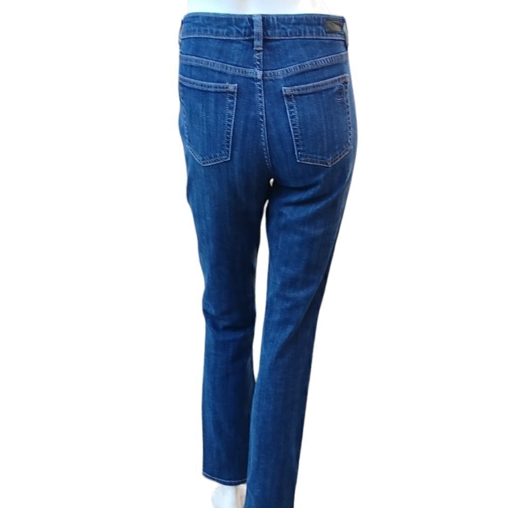 633934...Liz Clairborne Classic Straight leg Jeans Size 6, W29" 30"Inseam 9"Rise