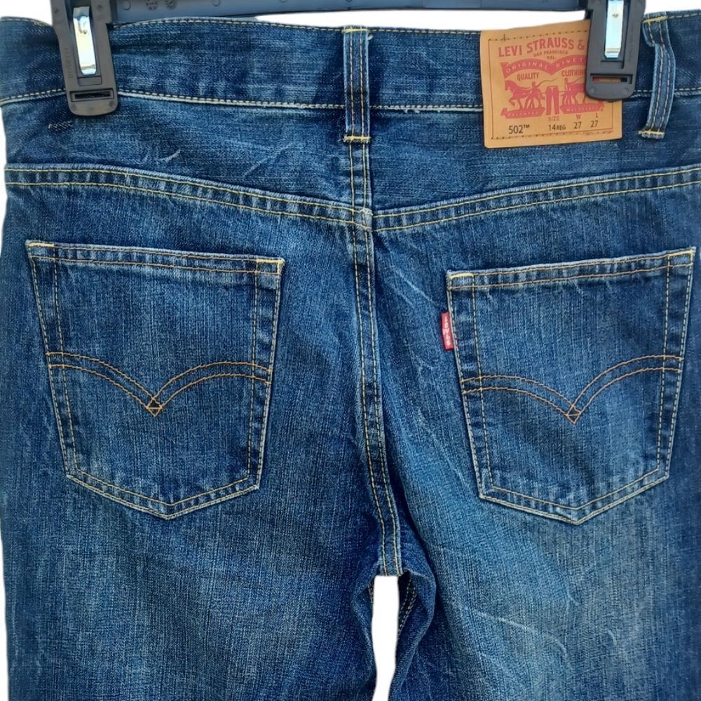 7001338.....Levi's  502 Regular Taper Jeans Size 14 Reg W27 X L27