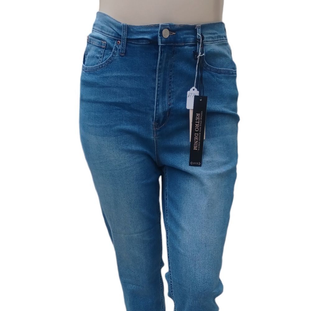 6776.Nanette Lepore High Rise Straight Leg Jeans Size 14, W34" 25"Inseam 12"Rise