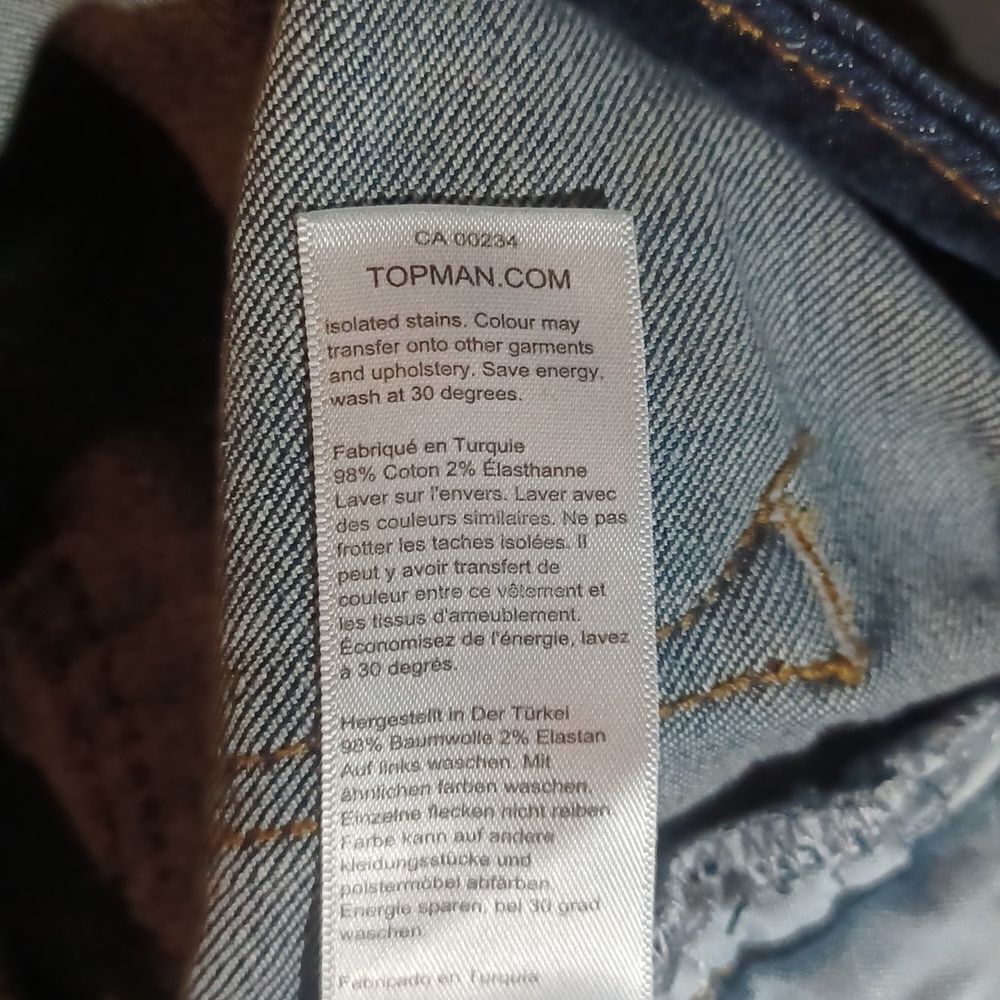 636738....Topman Tapered Jeans Size W32 L30, 10"Rise