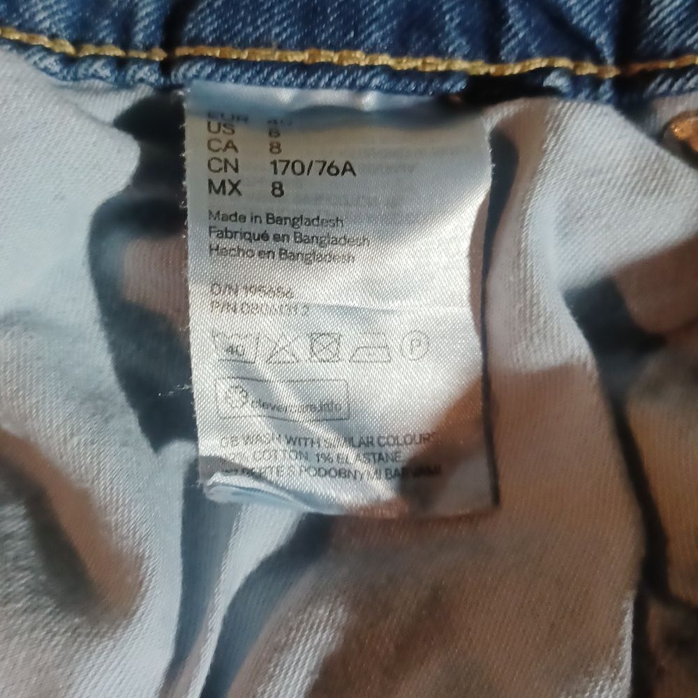 303038.....&Denim Straight leg Jeans Size 8, W28" 25"Inseam  10"Rise