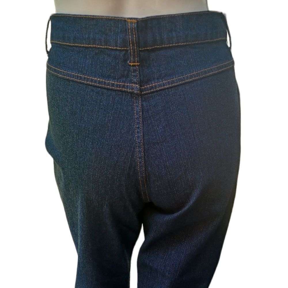 430537....Dark Wash Crop Jeans Size 8