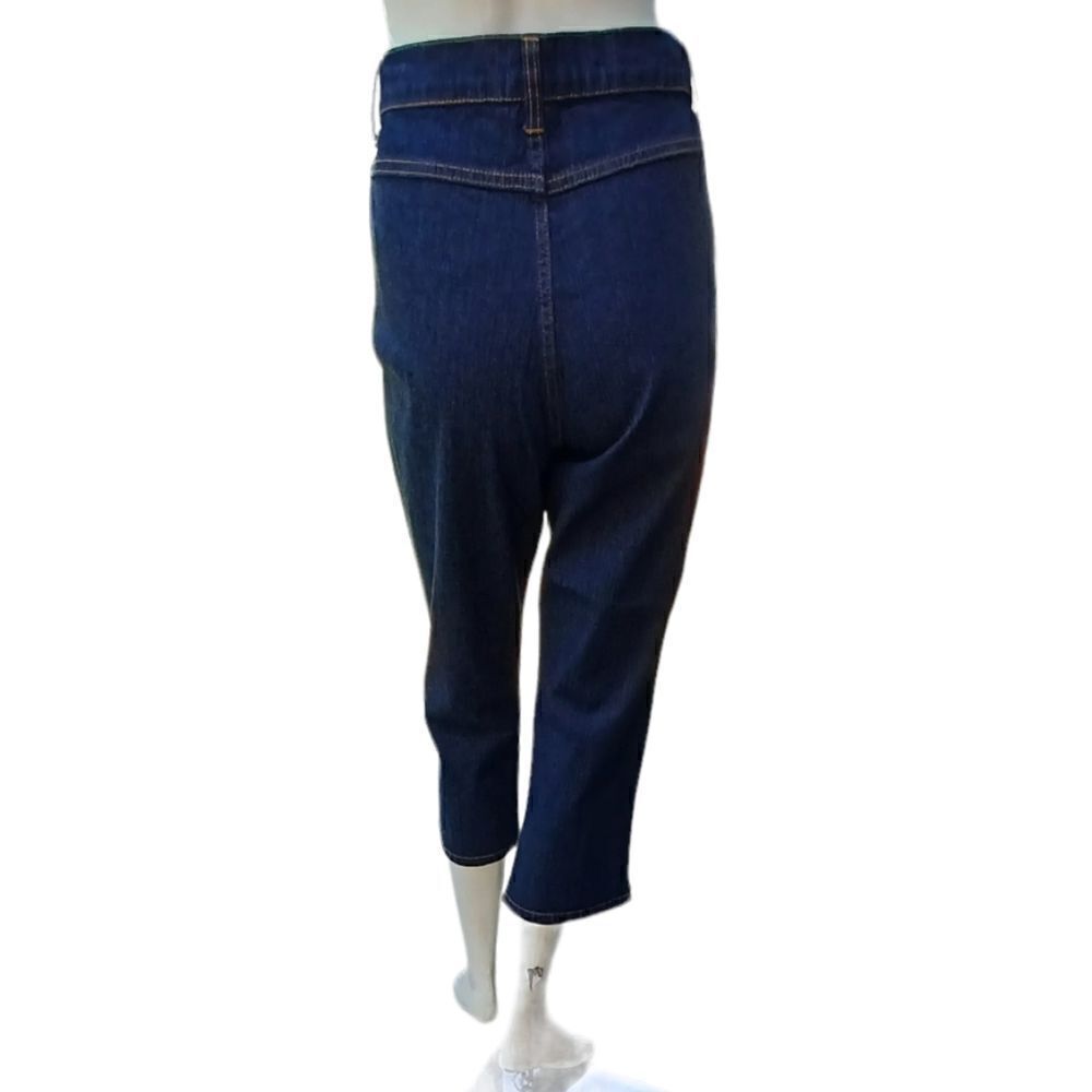 430537....Dark Wash Crop Jeans Size 8