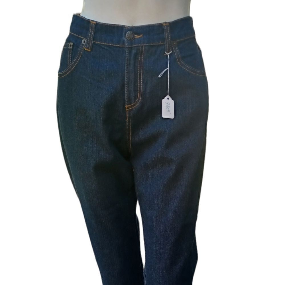 430537....Dark Wash Crop Jeans Size 8