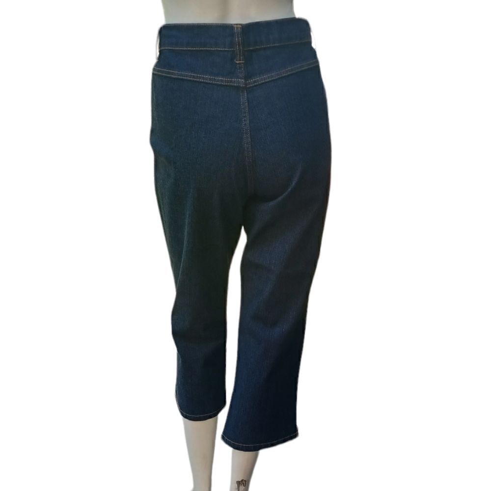430537....Dark Wash Crop Jeans Size 8