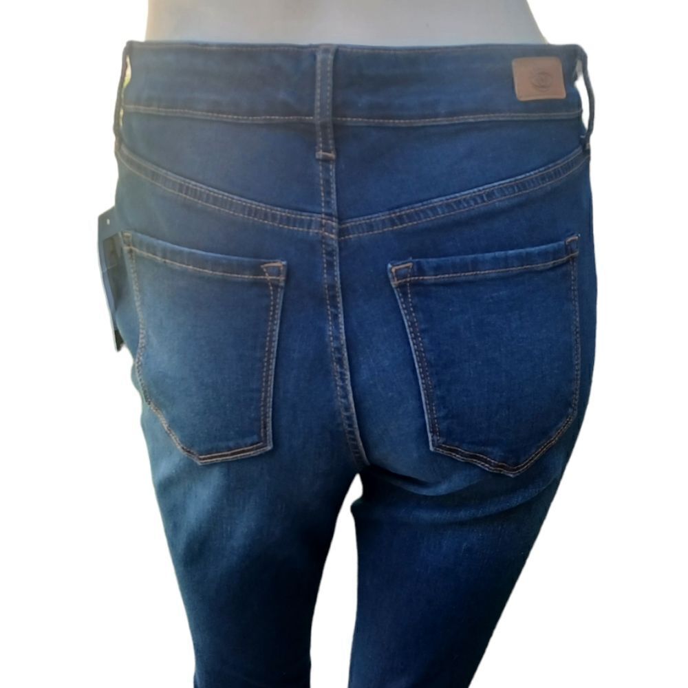 639538....Sofia Skinny Jeans Size 4 Short, W26" 24"Inseam 9"Rise