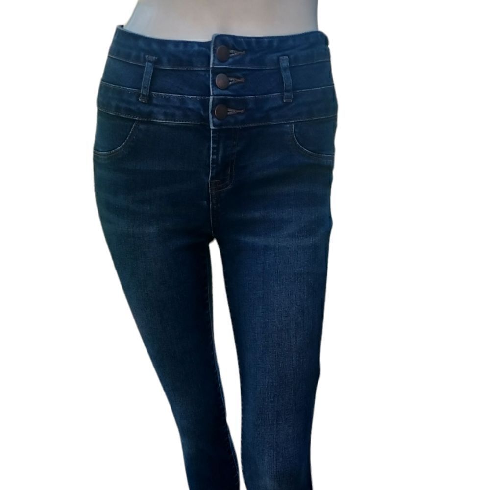 639738.....Refuge Skinny Jeans Size 4, W25" 27"Inseam 10"Rise