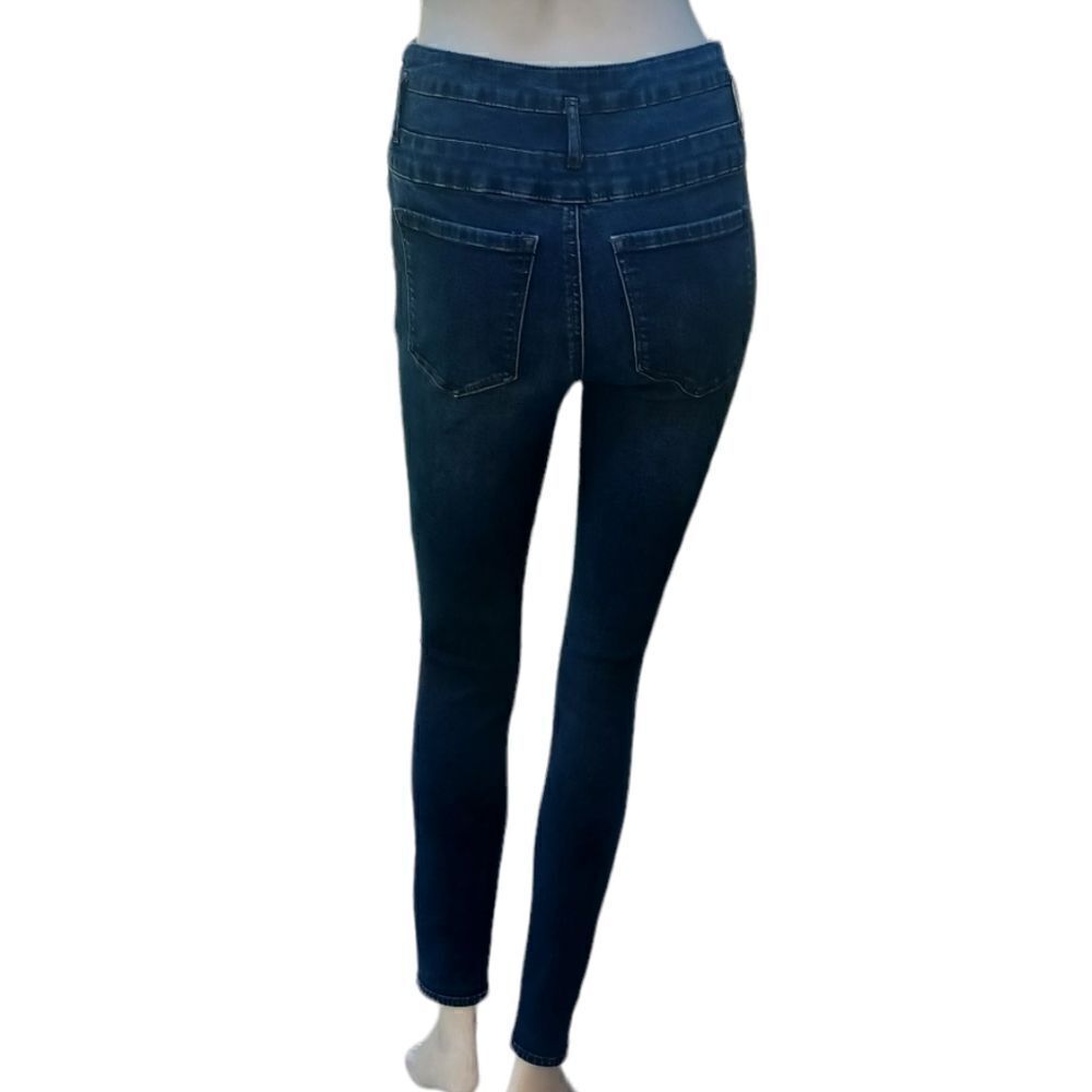 639738.....Refuge Skinny Jeans Size 4, W25" 27"Inseam 10"Rise