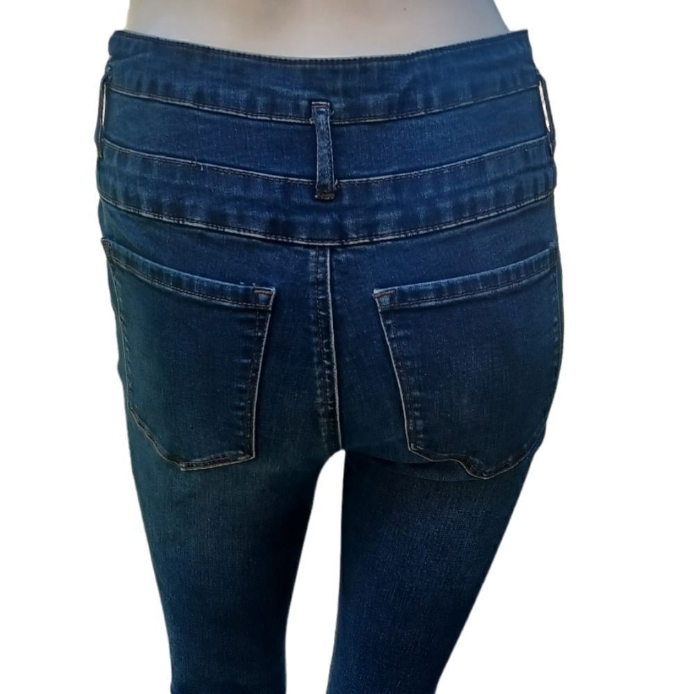 639738.....Refuge Skinny Jeans Size 4, W25" 27"Inseam 10"Rise