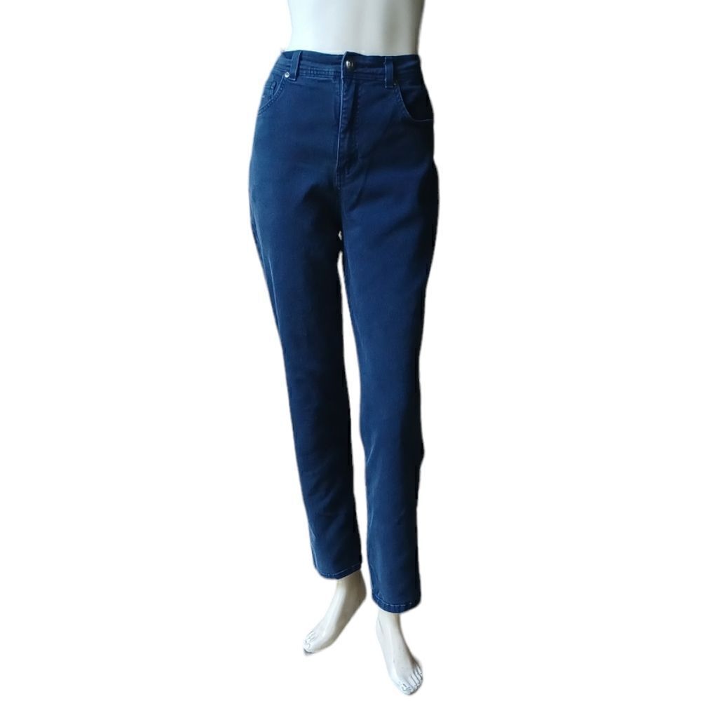 692823....Gloria Vanderbilt Straight leg Jeans Size 8, W26" 28"Inseam 11"Rise