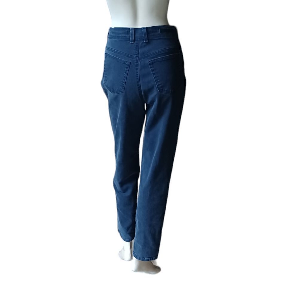 692823....Gloria Vanderbilt Straight leg Jeans Size 8, W26" 28"Inseam 11"Rise