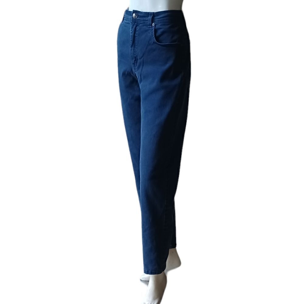692823....Gloria Vanderbilt Straight leg Jeans Size 8, W26" 28"Inseam 11"Rise