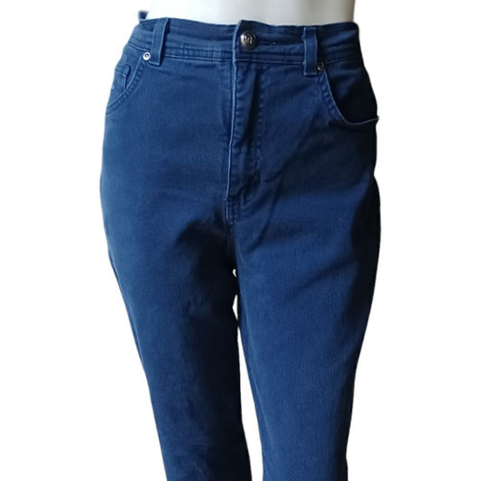 692823....Gloria Vanderbilt Straight leg Jeans Size 8, W26" 28"Inseam 11"Rise