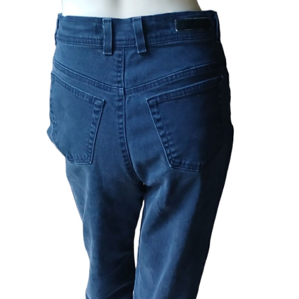 692823....Gloria Vanderbilt Straight leg Jeans Size 8, W26" 28"Inseam 11"Rise
