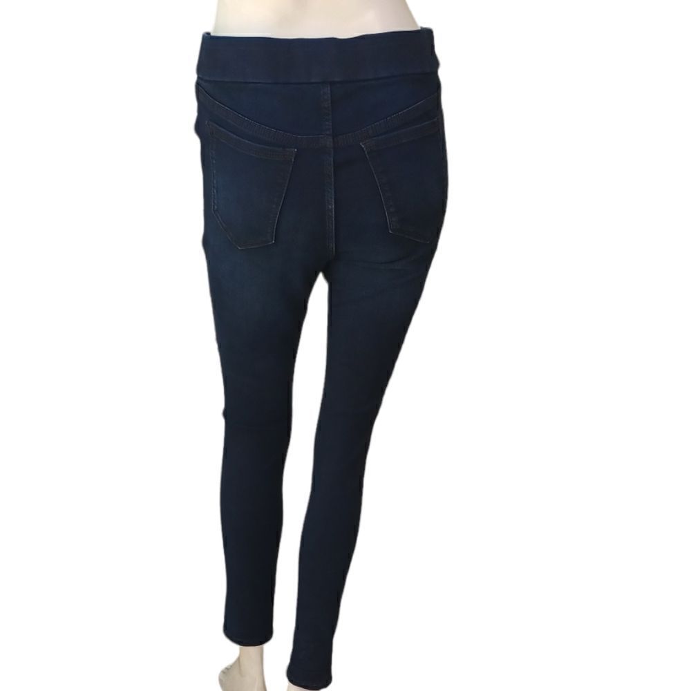 64163....Gloria Vanderbilt Pull-On Jeans Size 4, W28" 27"Inseam 9"Rise