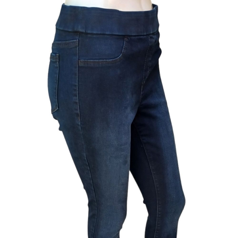 64163....Gloria Vanderbilt Pull-On Jeans Size 4, W28" 27"Inseam 9"Rise