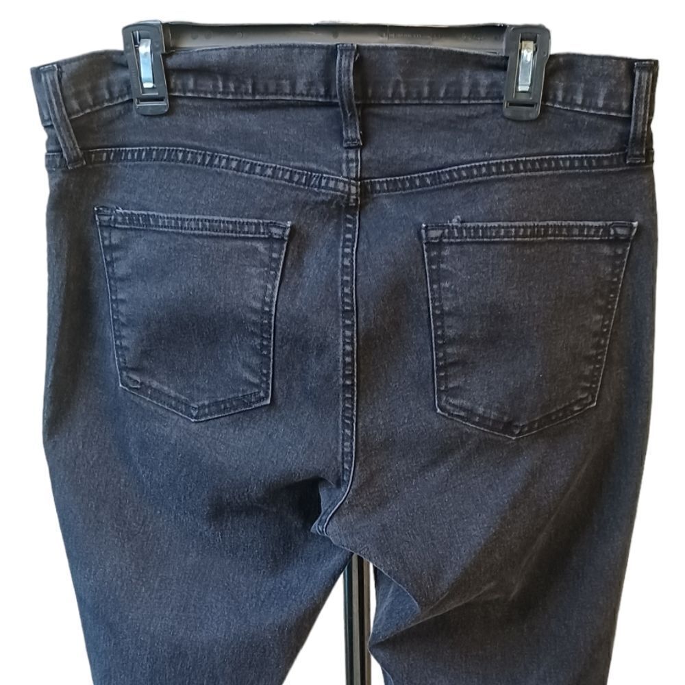 693445....Old Navy Straight leg Jeans Size 34x30, 10"Rise