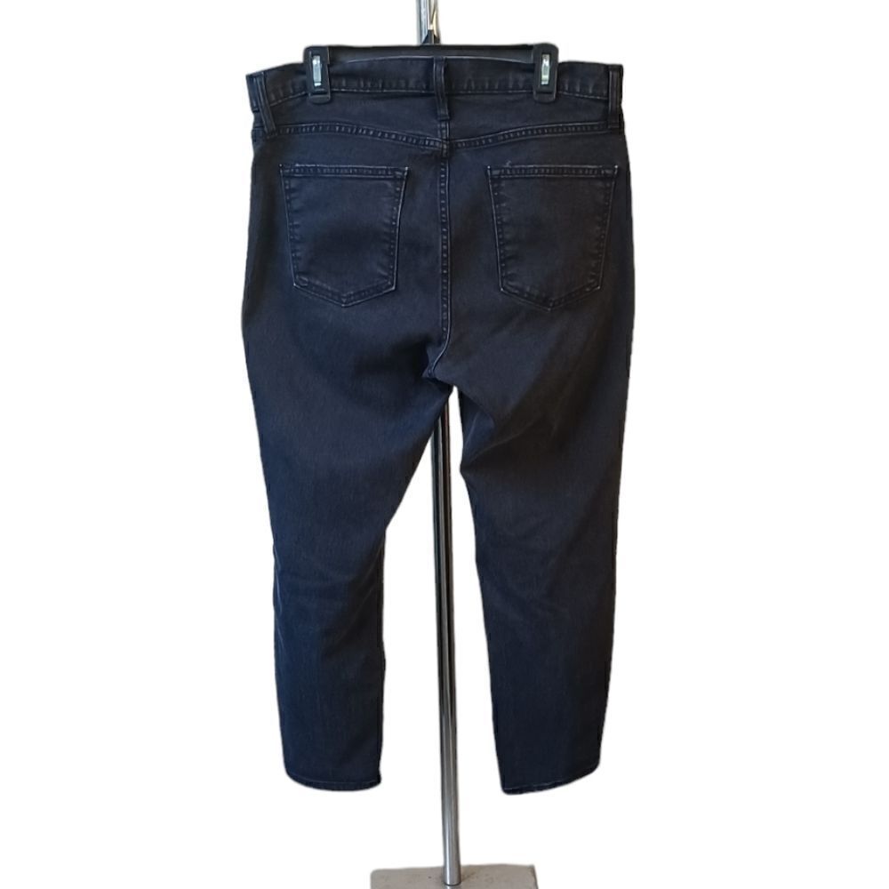 693445....Old Navy Straight leg Jeans Size 34x30, 10"Rise