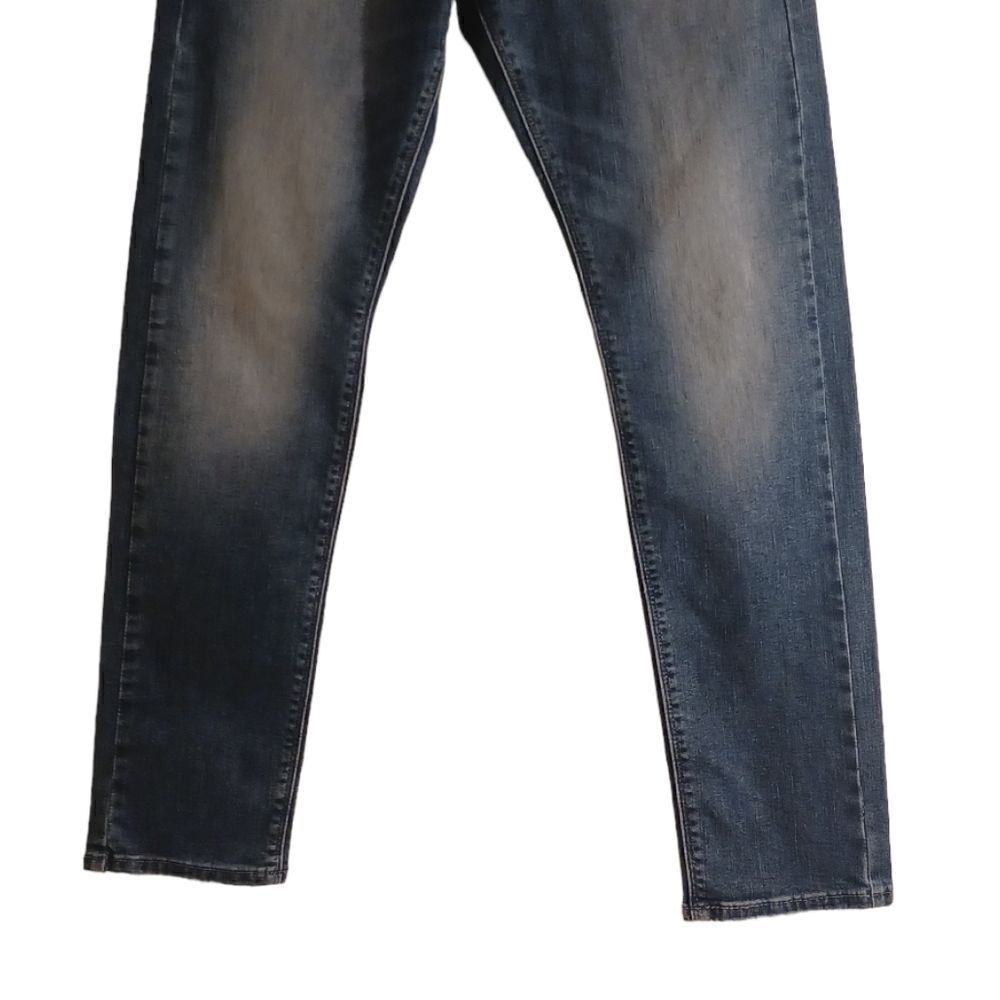 637837....Denizen Regular Taper Fit Jeans Size W28 L30
