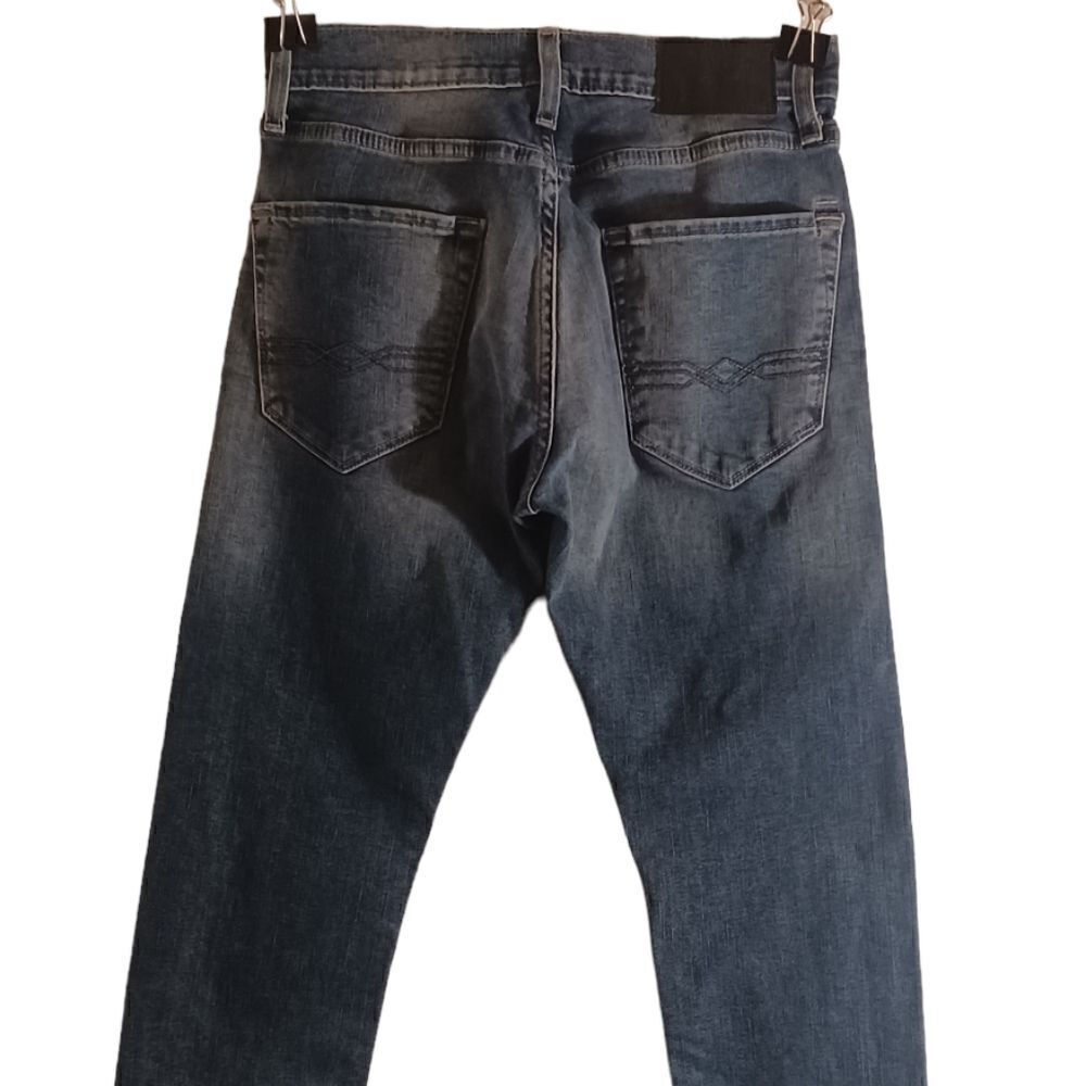 637837....Denizen Regular Taper Fit Jeans Size W28 L30