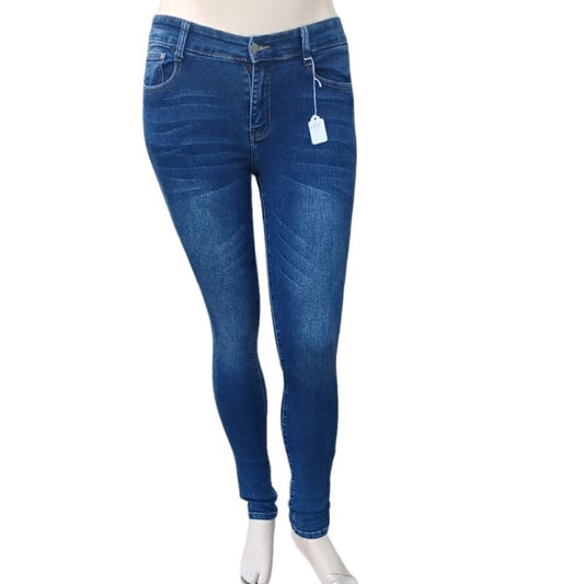 645136.....Fashion Nova Skinny Jeans Size 9/10, W28" 30"Inseam 9"Rise