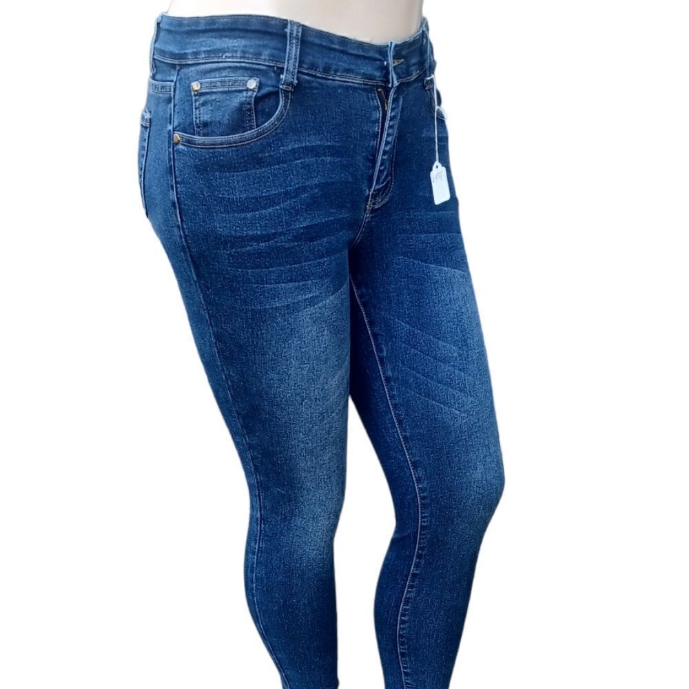645136.....Fashion Nova Skinny Jeans Size 9/10, W28" 30"Inseam 9"Rise