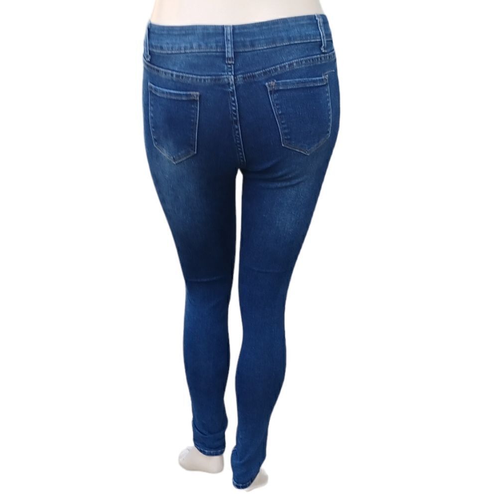 645136.....Fashion Nova Skinny Jeans Size 9/10, W28" 30"Inseam 9"Rise