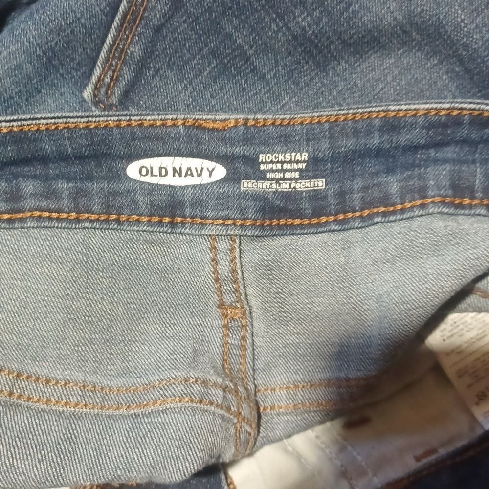 693323....Old Navy Rockstar Skinny Jeans Size 10, W30" 25"Inseam 10"Rise