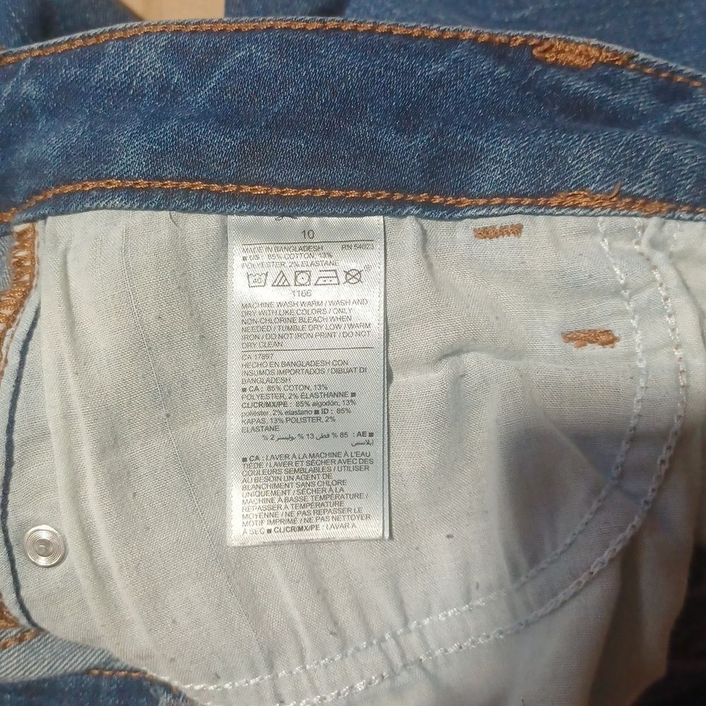 693323....Old Navy Rockstar Skinny Jeans Size 10, W30" 25"Inseam 10"Rise