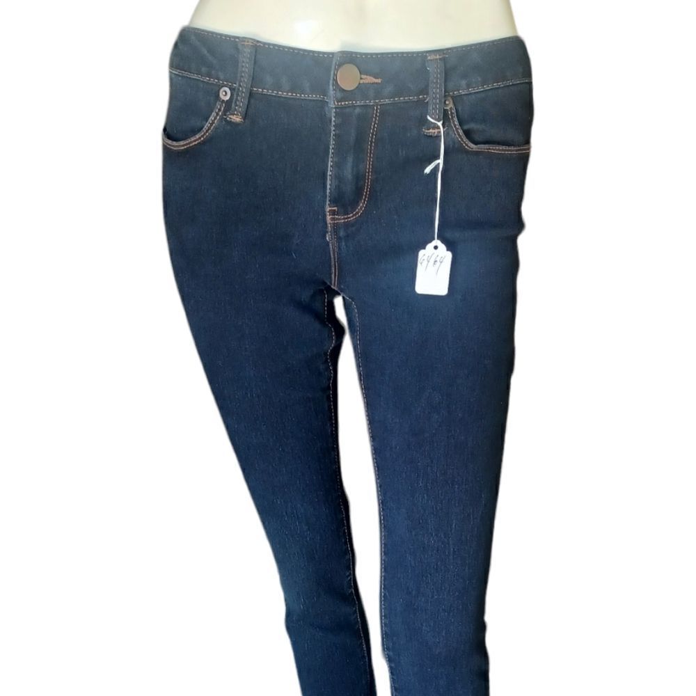 646417.....No Boundaries Skinny Jeans Size 11, W28" 26"Inseam  8"RIise