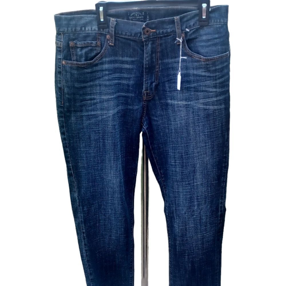 639038....Lucky Brand Straight leg Jeans Size W36 L30, 11"Rise