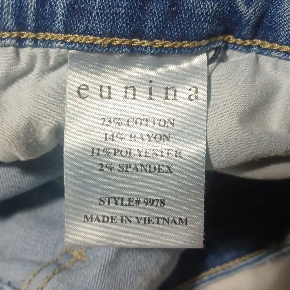 647739......Eunina Skinny Jeans Size 13,  W30" 26"Inseam  11"Rise