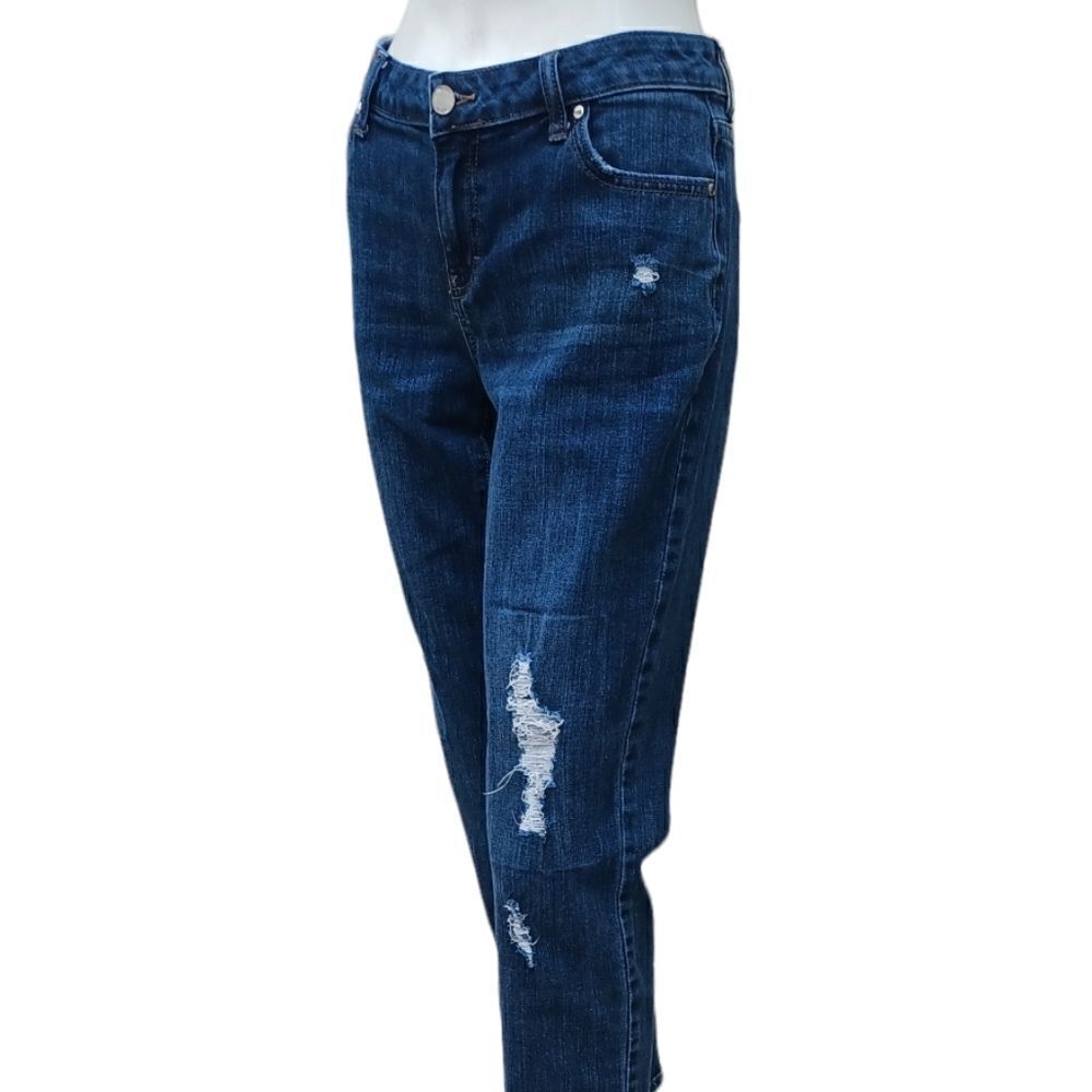 647439....JLO Jennifer Lopez Ankle Crop Jeans Size 6, W30" 25 1/2"Inseam  8"Rise