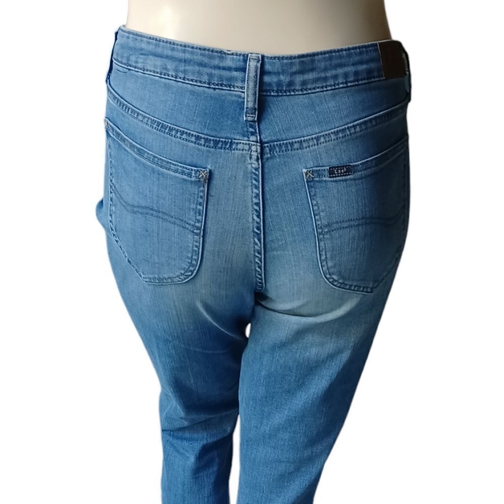 410018.....Lee Straight leg Jeans Size 16L, W36" 30"Inseam 11"Rise