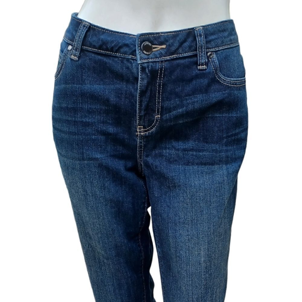 647539....JLO Jennifer Lopez Boyfriend Jeans Size 6, W30" 26"Inseam  9"Rise