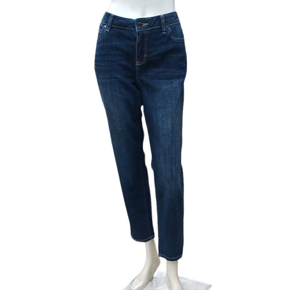 647539....JLO Jennifer Lopez Boyfriend Jeans Size 6, W30" 26"Inseam  9"Rise