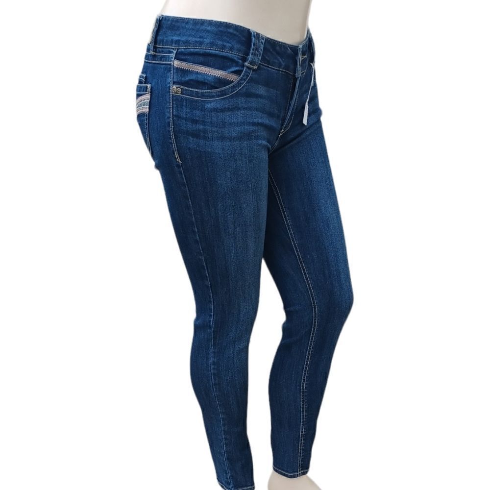 64813.......Jolt Skinny Jeans Size 11, W30" 30"Inseam 8"Rise