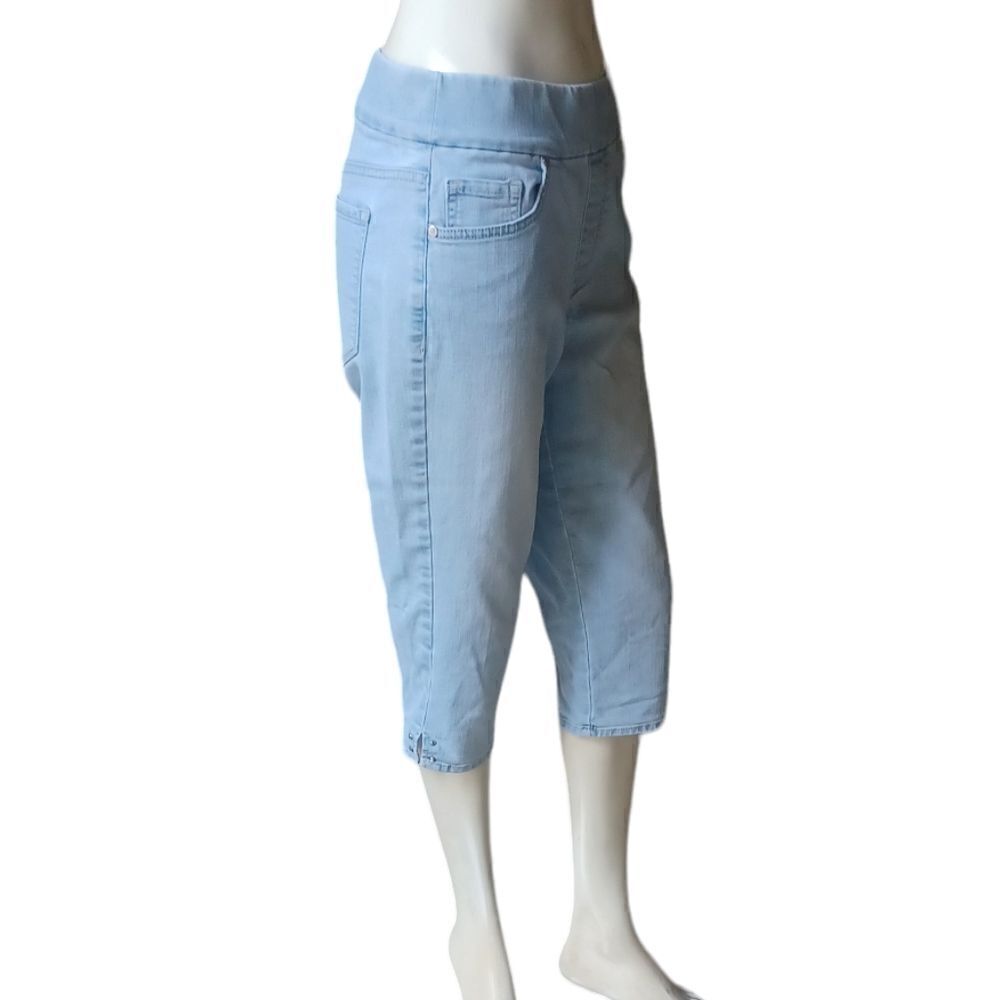 679946..Gloria Vanderbilt Crop Jeans Size 6
