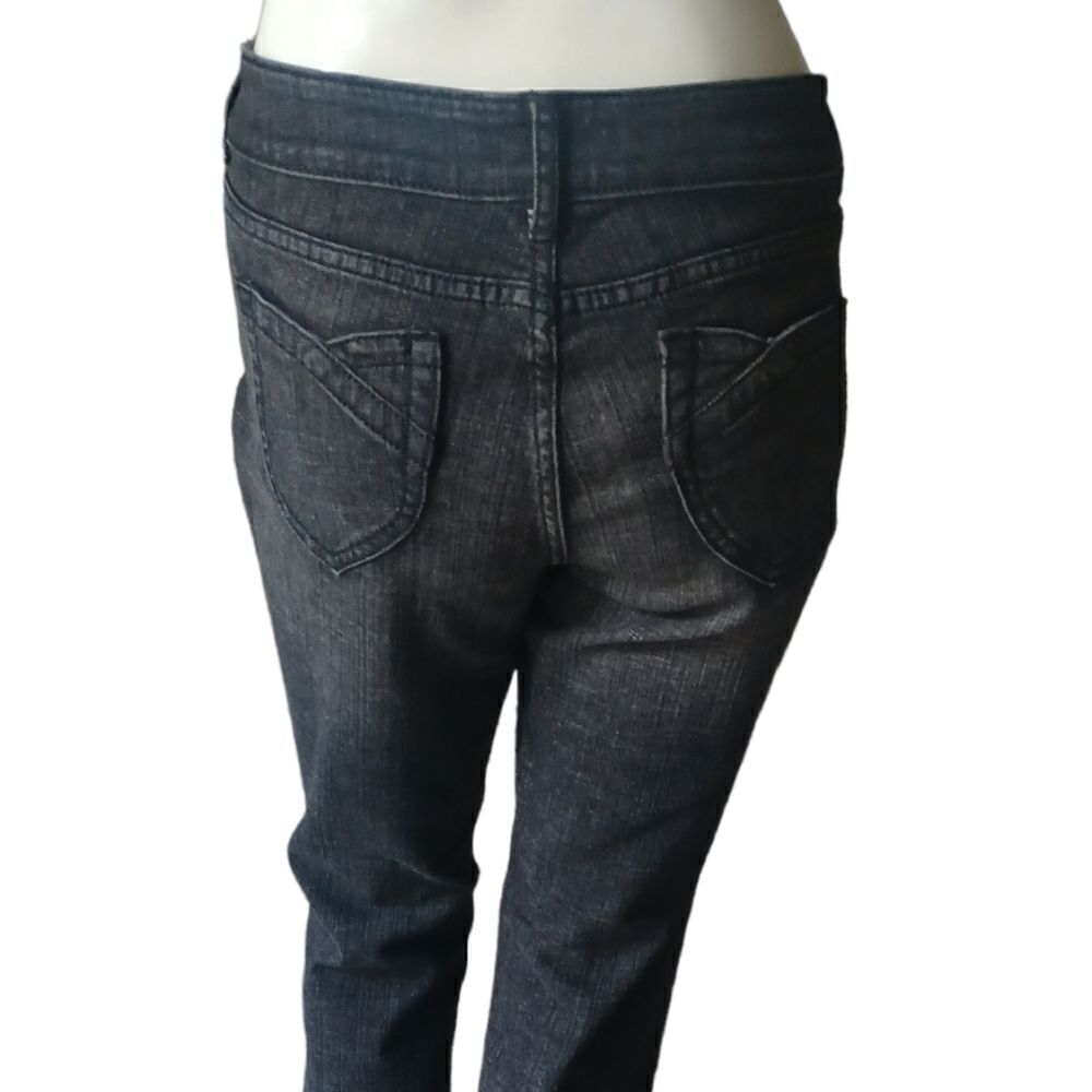 648539....Forever Twentyone Straight Leg Jeans Size 29